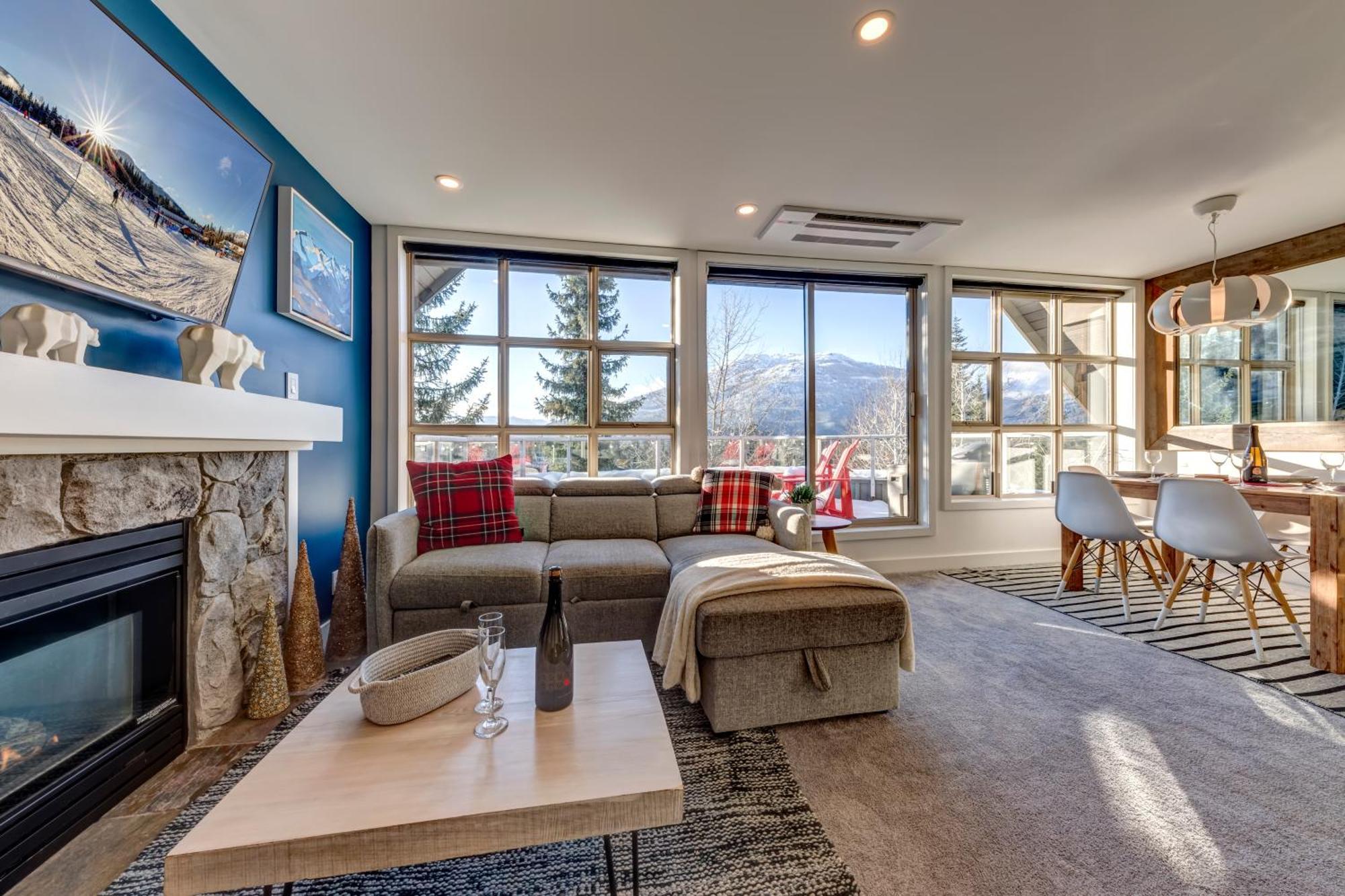 The Lookout Penthouse // A Luxe Suite In Вістлер Екстер'єр фото