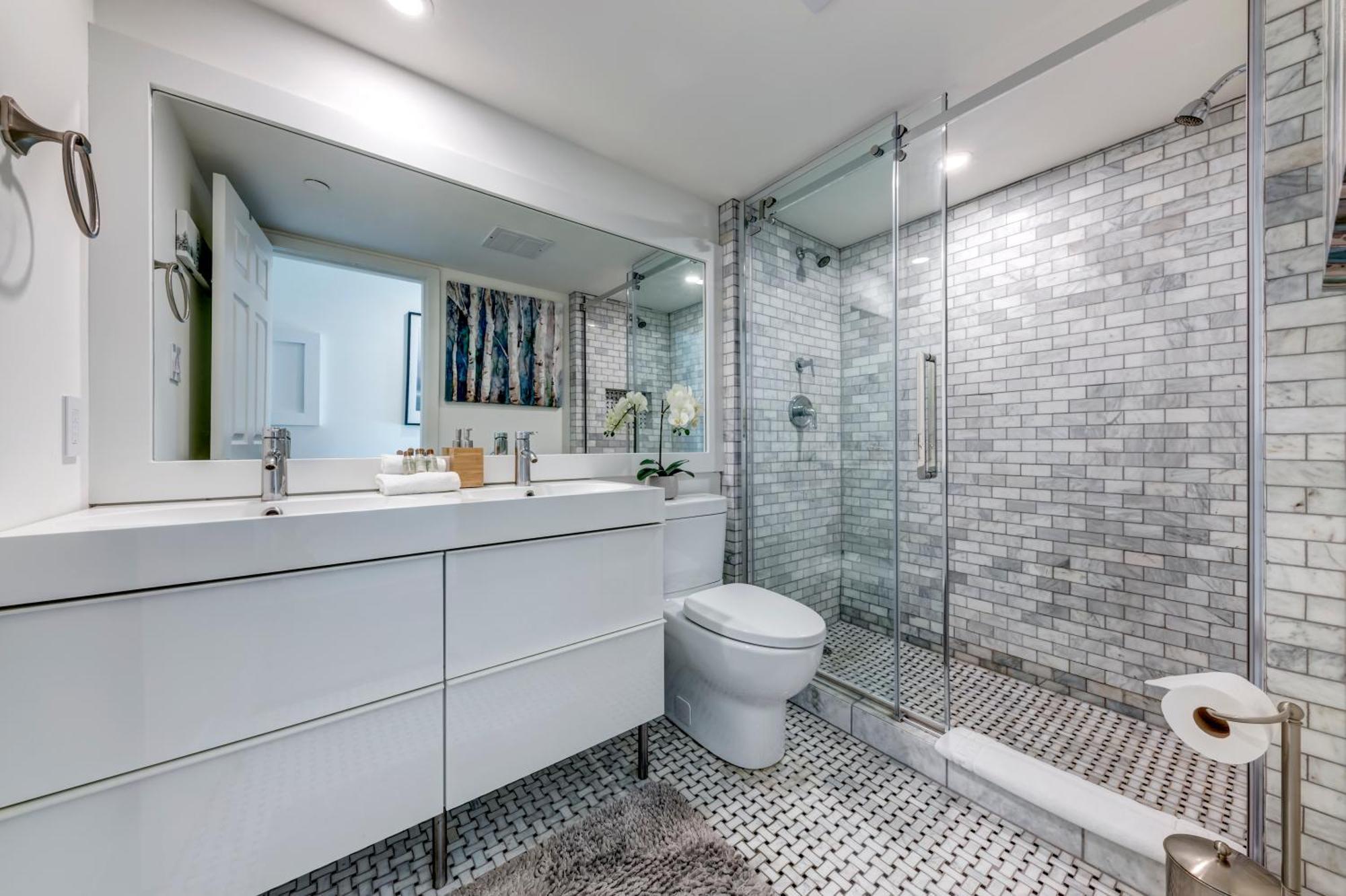 The Lookout Penthouse // A Luxe Suite In Вістлер Екстер'єр фото